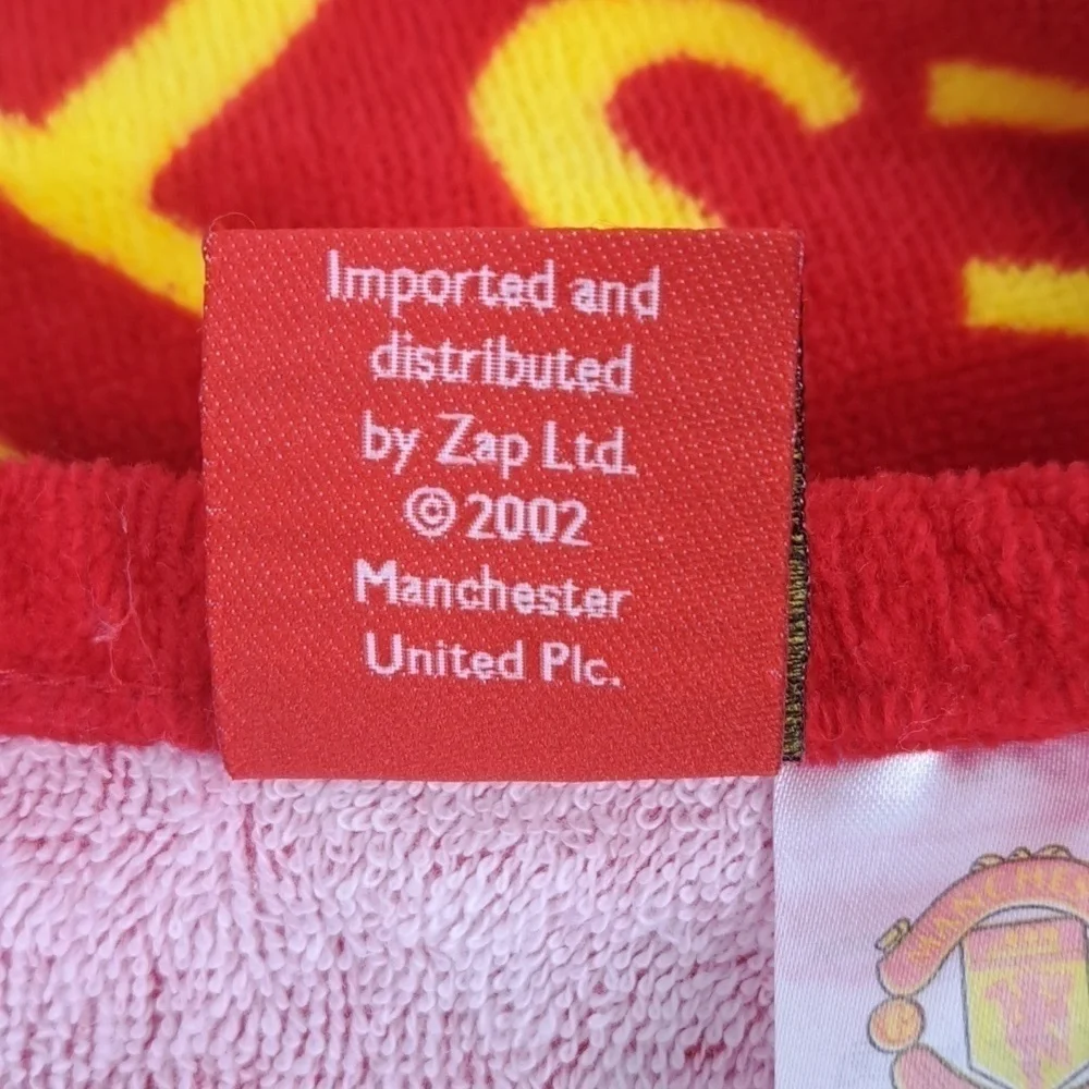2003 Manchester United FC offical logo white & red soccer beach bath gym towel